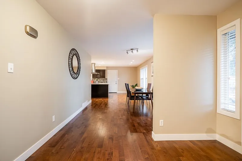 15825 101 AVENUE - photo 4 of 25