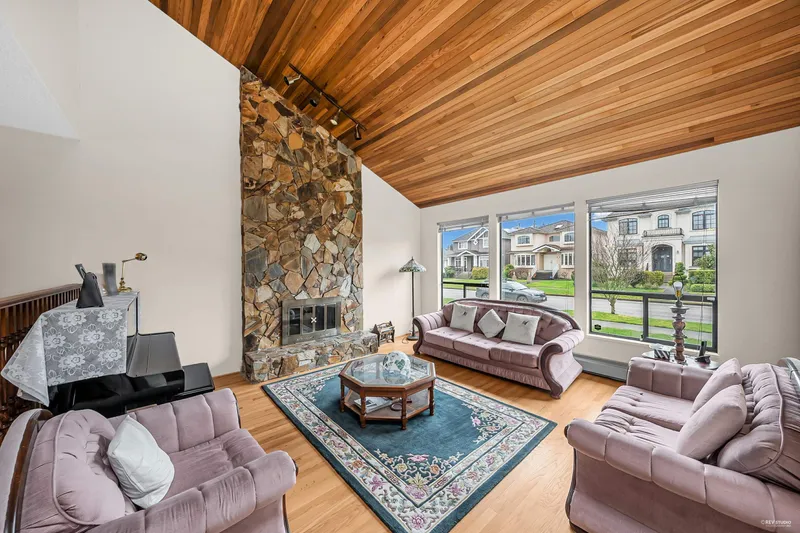 2843 W 22ND AVENUE - photo 2 of 25