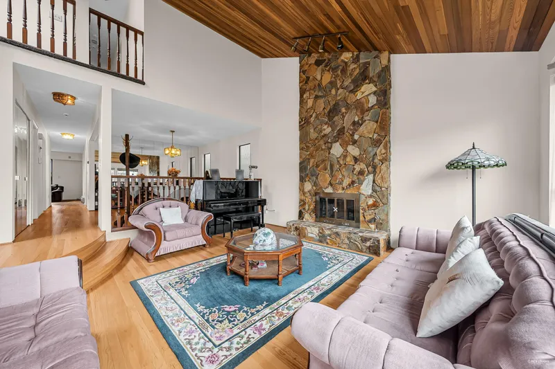 2843 W 22ND AVENUE - photo 3 of 25