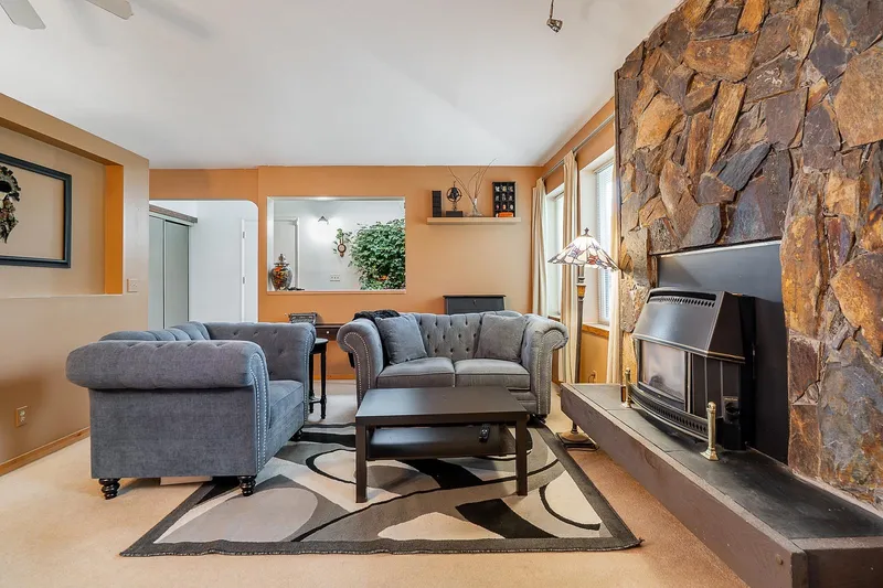 9120 145A STREET - photo 4 of 25