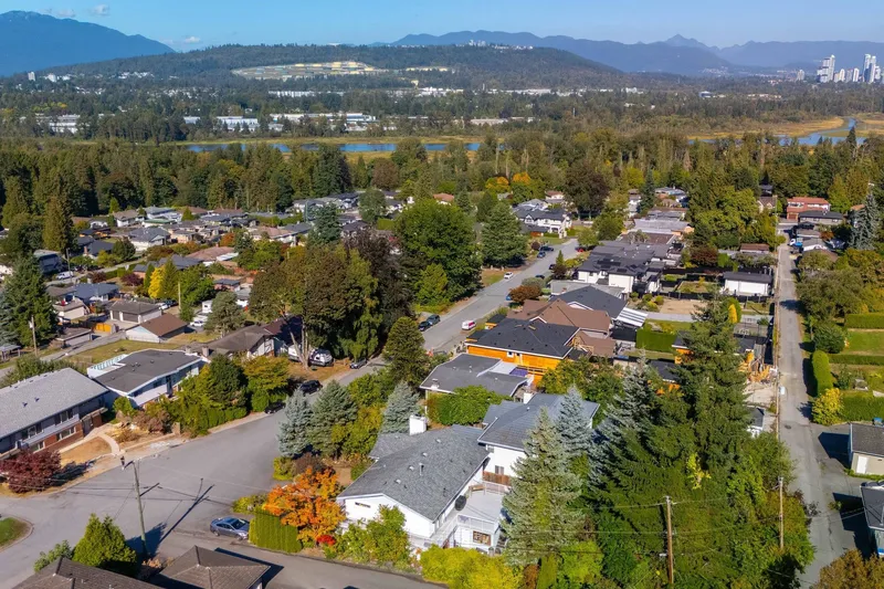 7740 ALLMAN STREET - photo 4 of 25