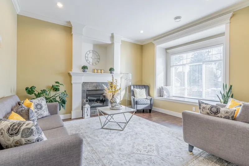 15833 108 AVENUE - photo 2 of 25