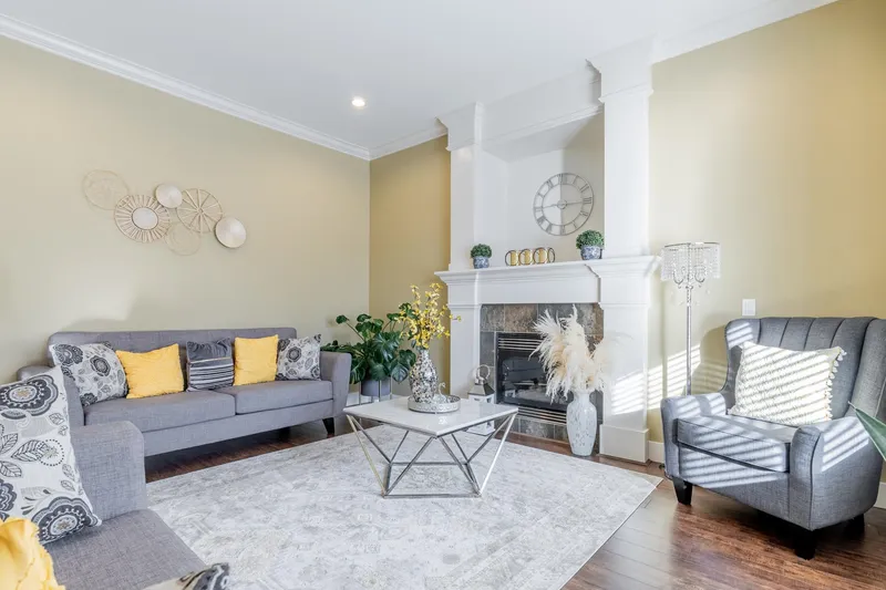 15833 108 AVENUE - photo 3 of 25