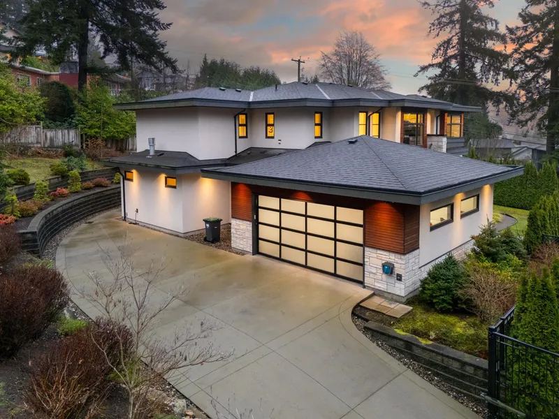 2902 ST. ANDREWS AVENUE - photo 3 of 25