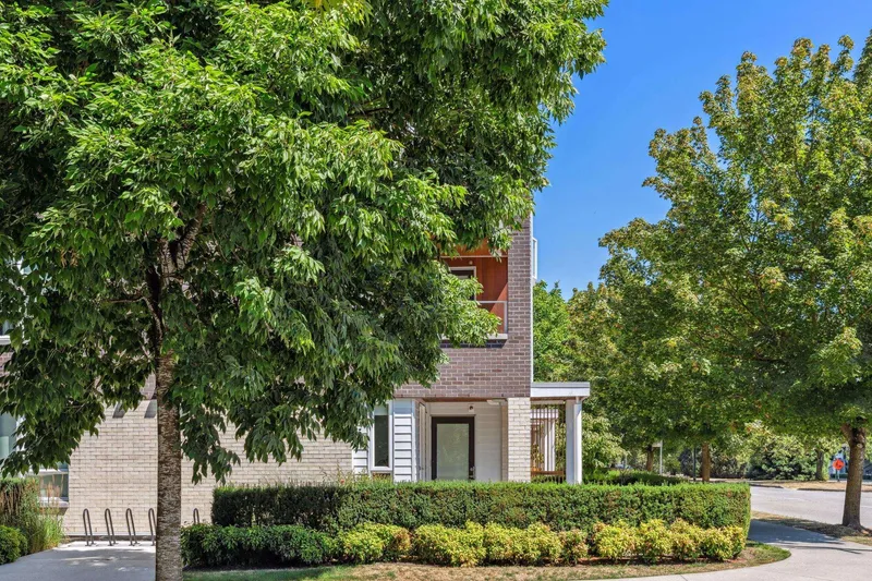 110 4080 YUKON STREET - photo 3 of 23