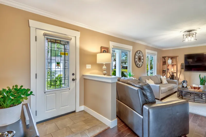 22787 REID AVENUE - photo 4 of 25