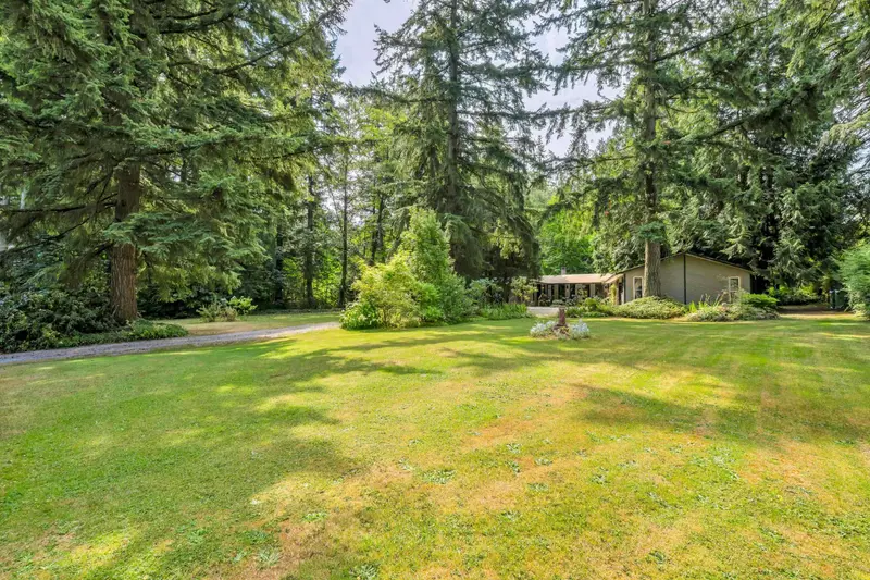 17300 26 AVENUE - photo 4 of 25