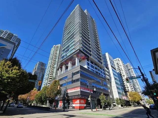 2005 885 CAMBIE STREET - photo 1 of 22