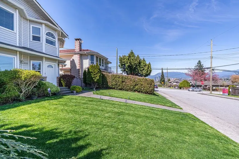 5433 ELSOM AVENUE - photo 3 of 25