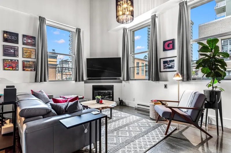 404 549 COLUMBIA STREET - photo 4 of 25