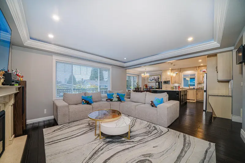 5007 HARDWICK STREET - photo 4 of 25