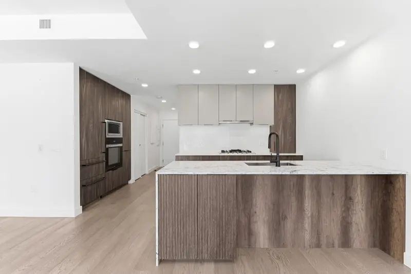 202 3590 W 39TH AVENUE - photo 4 of 23