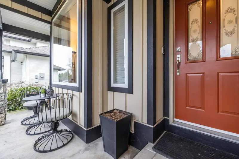 18351 68 AVENUE - photo 4 of 25