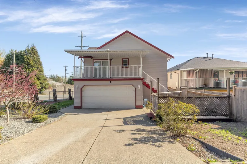 8067 CEDAR STREET - photo 3 of 25