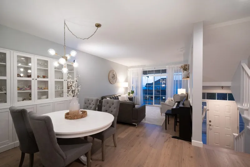 29 HICKORY DRIVE - photo 4 of 25