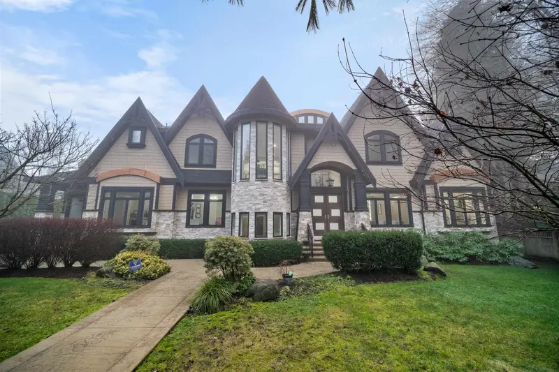 17108 4 AVENUE - photo 2 of 25