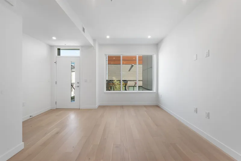 873 W 33RD AVENUE - photo 2 of 25