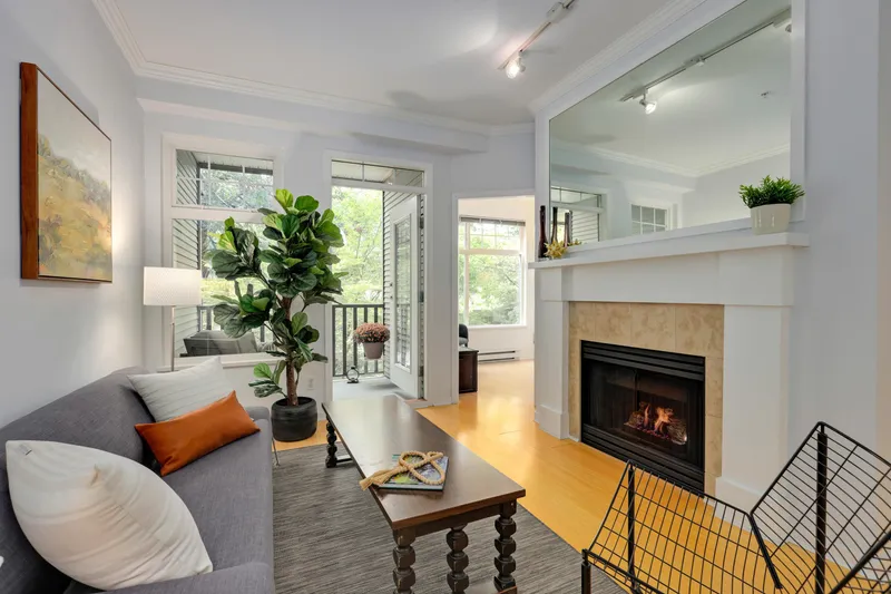 304 1388 NELSON STREET - photo 3 of 22