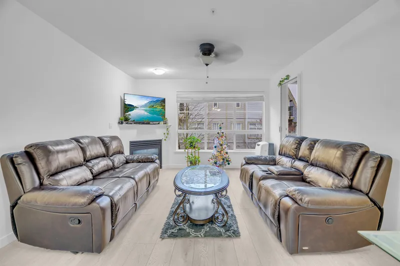 301 12083 92A AVENUE - photo 1 of 25