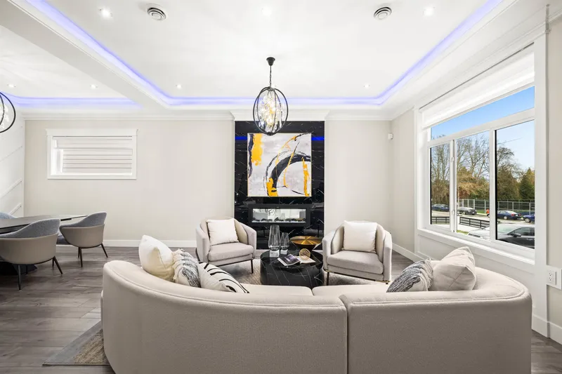 16117 108 AVENUE - photo 2 of 25