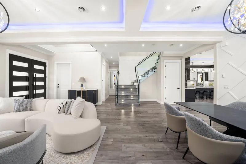 16117 108 AVENUE - photo 4 of 25