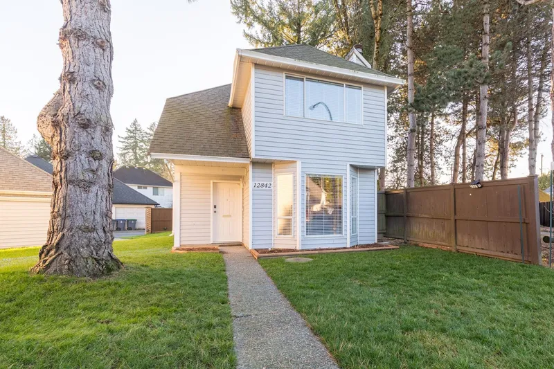 12842 72B AVENUE - photo 2 of 25