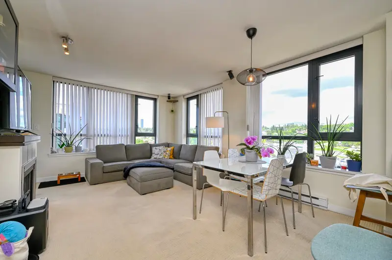 1307 1 RENAISSANCE SQUARE - photo 1 of 25