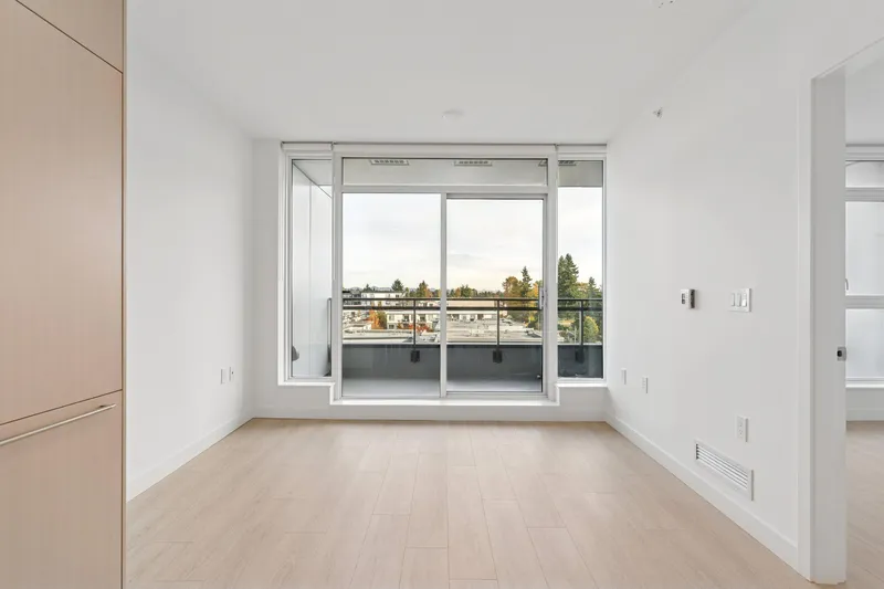 1001 13675 107A AVENUE - photo 4 of 25