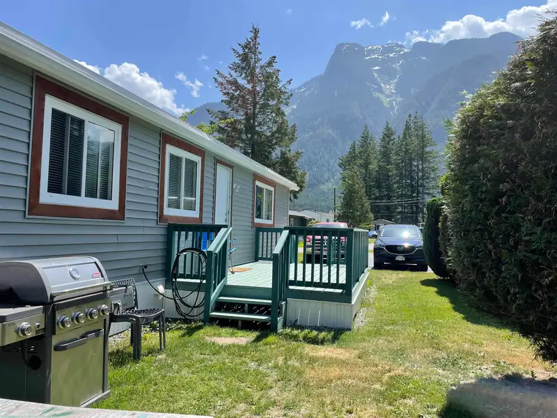 52 65367 KAWKAWA LAKE ROAD - photo 3 of 11