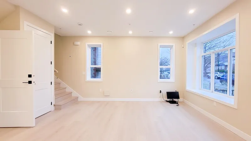 3431 E 23RD AVENUE - photo 2 of 24