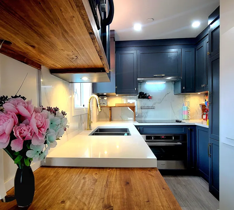 901 E BROADWAY STREET - photo 4 of 20