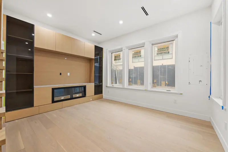 4 5115 BUXTON STREET - photo 2 of 24