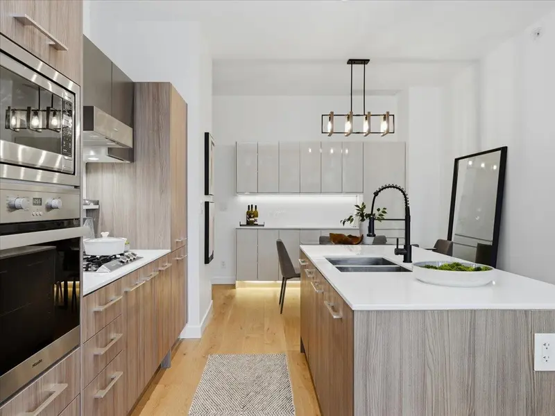 107 2221 E 30TH AVENUE - photo 4 of 25