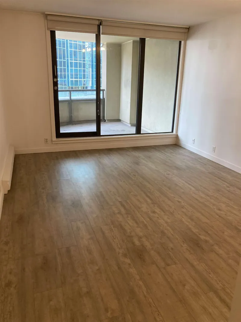 405 789 DRAKE STREET - photo 2 of 10