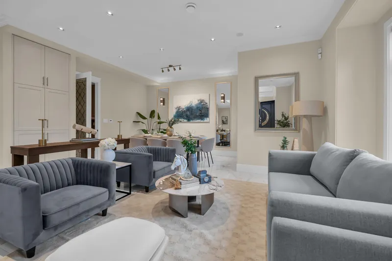 8168 HUNTER STREET - photo 2 of 25