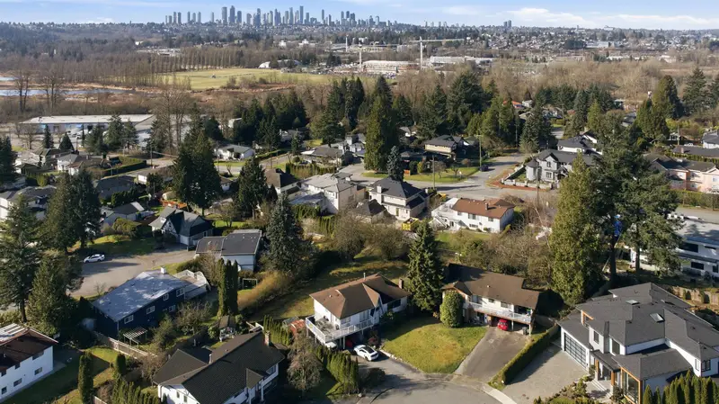 7148 CARDINAL COURT - photo 2 of 10