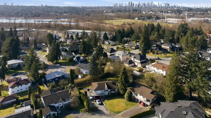 7148 CARDINAL COURT - photo 3 of 10