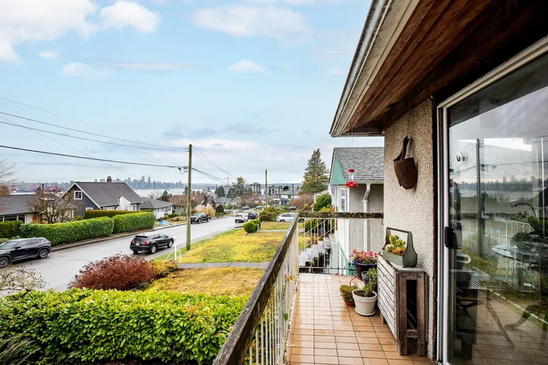 428 E 7TH STREET - photo 1 of 21