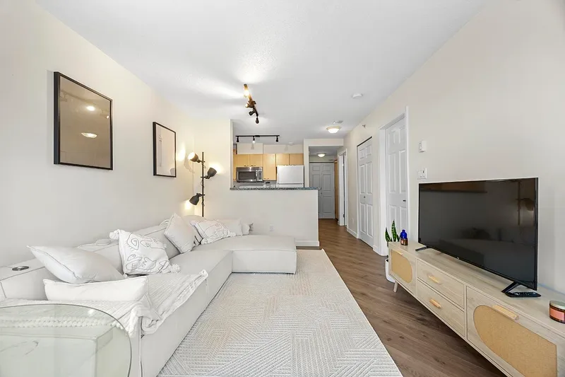 1601 1420 W GEORGIA STREET - photo 4 of 23