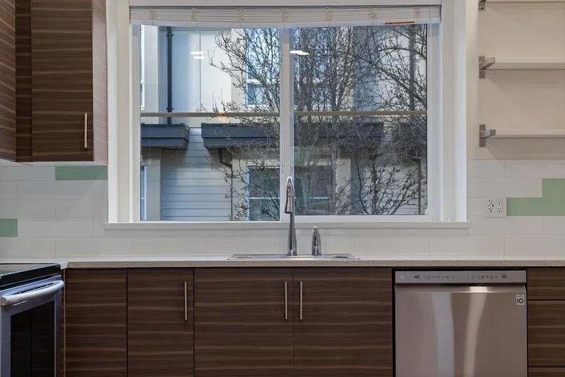 39 19477 72A AVENUE - photo 3 of 25