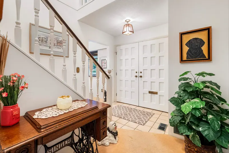 13474 15 AVENUE - photo 3 of 25