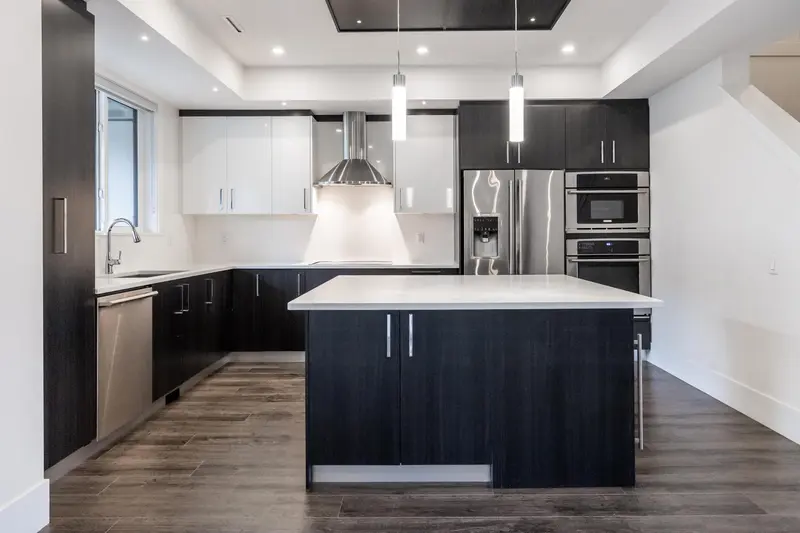 32 15177 60 AVENUE - photo 3 of 25