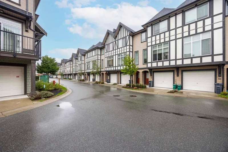 49 9728 ALEXANDRA ROAD - photo 4 of 25