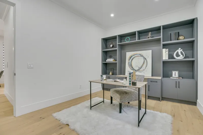 15919 RUSSELL AVENUE - photo 4 of 25