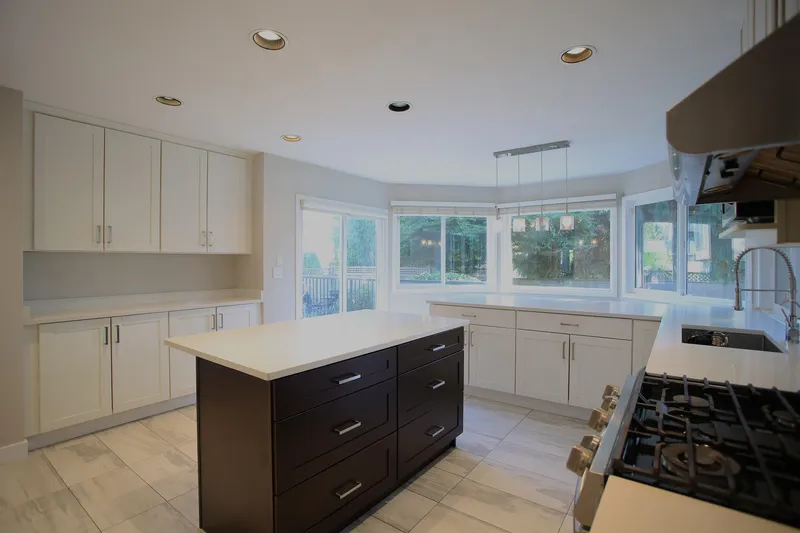 13572 14A AVENUE - photo 4 of 21