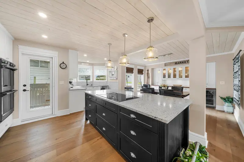 20302 123B AVENUE - photo 3 of 25