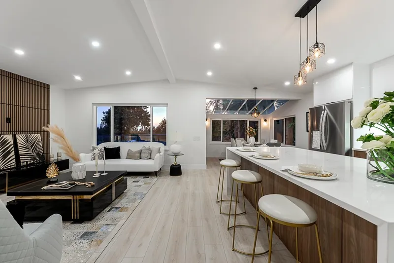 531 GREENWAY AVENUE - photo 2 of 25