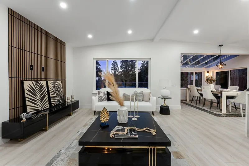 531 GREENWAY AVENUE - photo 4 of 25