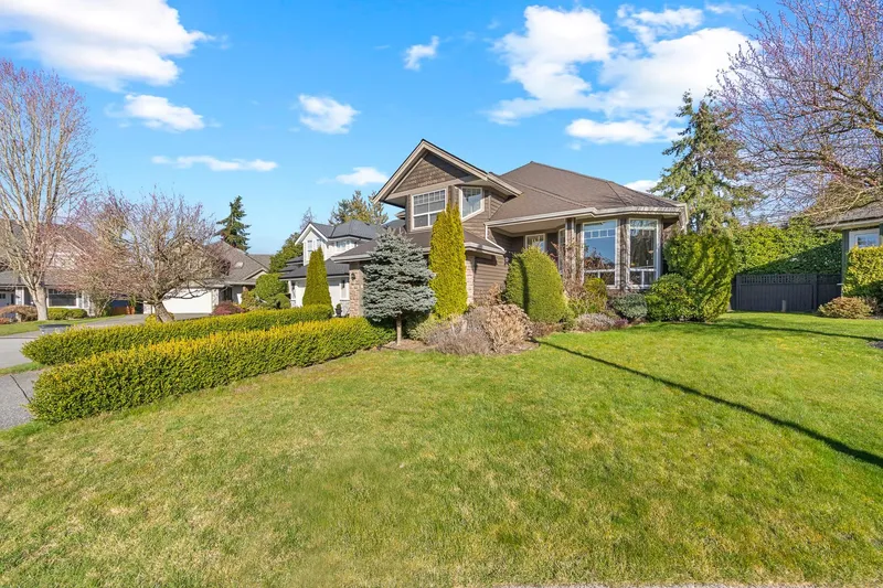 14788 31 AVENUE - photo 4 of 25