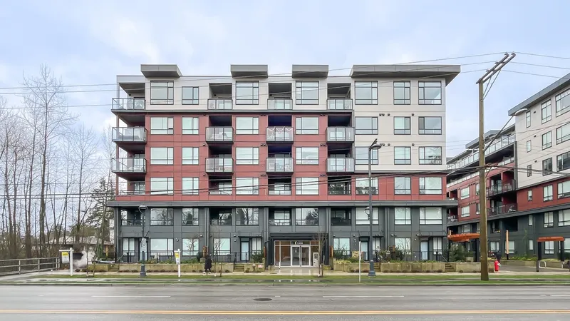 301 13858 108 AVENUE - photo 1 of 24